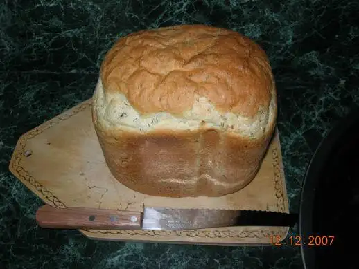 Острый хлебушек с чесноком и зеленью в хлебопечке