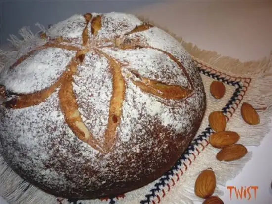 Хлеб с цельнозерновой пшеничной мукой, миндалем и курагой
к воскресному завтраку