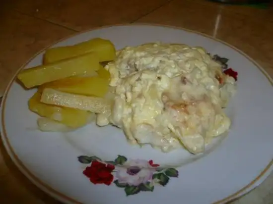 Треска, тушеная в сметанно-майонезной заливке (мультиварка Stadler Form)