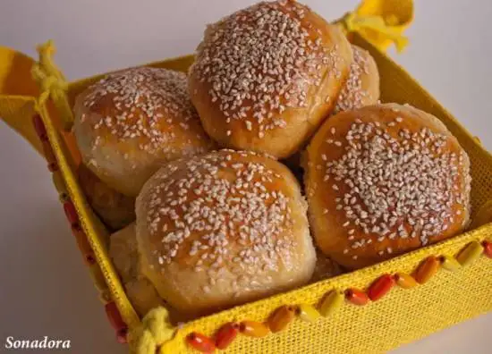 Картофельные булочки с печеным чесноком