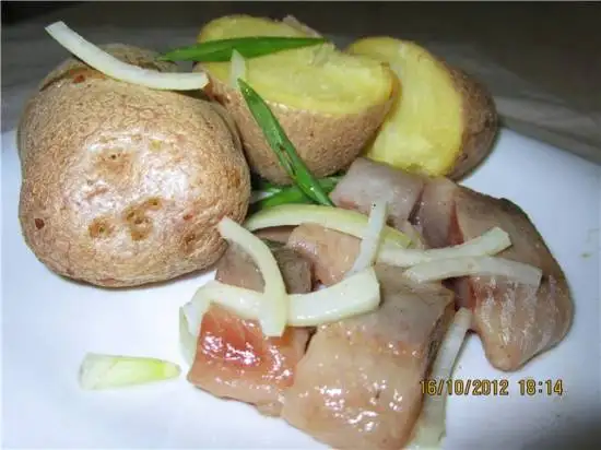 Картошка, печеная в микроволновке