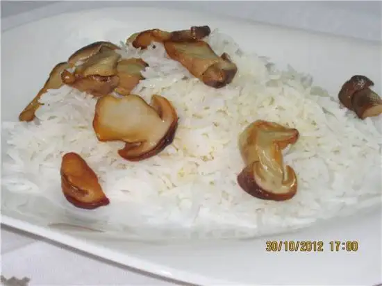 Рис отварной с грибами