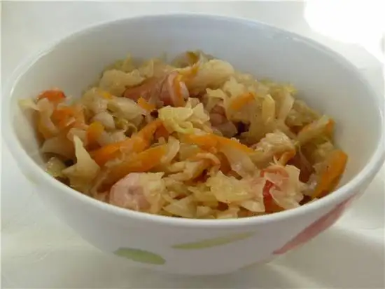 Капуста тушеная с сосисками или мясом в мультиварке Moulinex