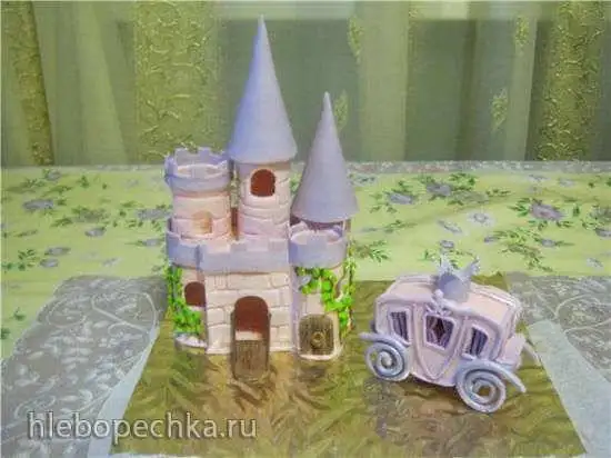 Замок и карета из мастики