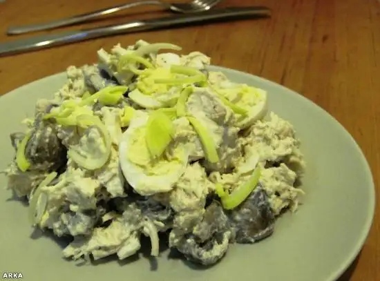 Салат из курицы с шампиньонами
