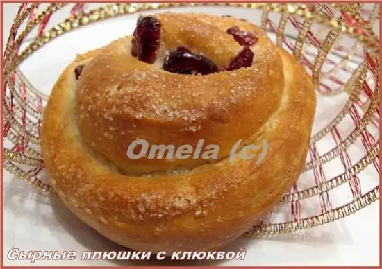 Сырные плюшки с клюквой