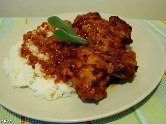 Курица в пряной томатной заливке