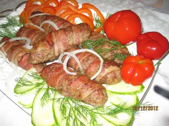 Болгарские колбаски в беконе