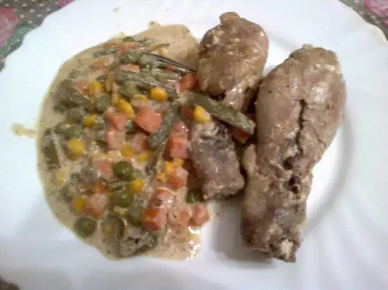 Курица с овощами в сметане в мультиварке
