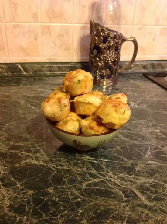 Кексы с сыром, ветчиной и зеленью