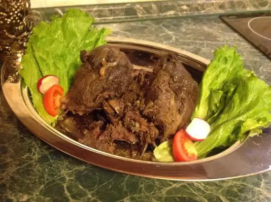 Мясо косули в красном вине