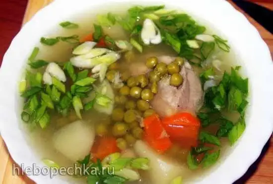 Суп с зеленым горошком и курицей