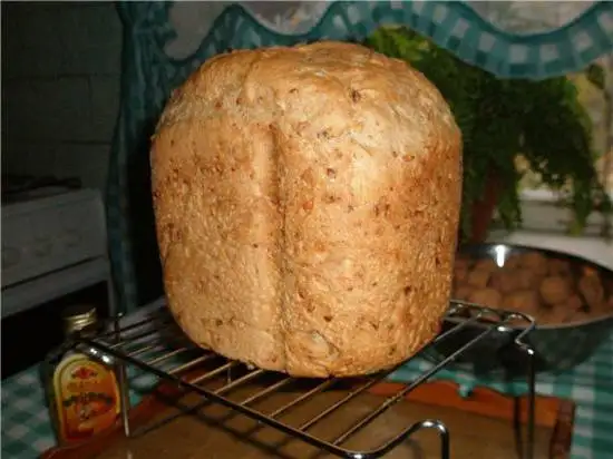 Хлеб с грецкими орехами (хлебопечка)