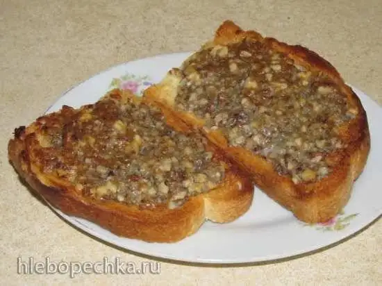 Гренки с сыром с плесенью