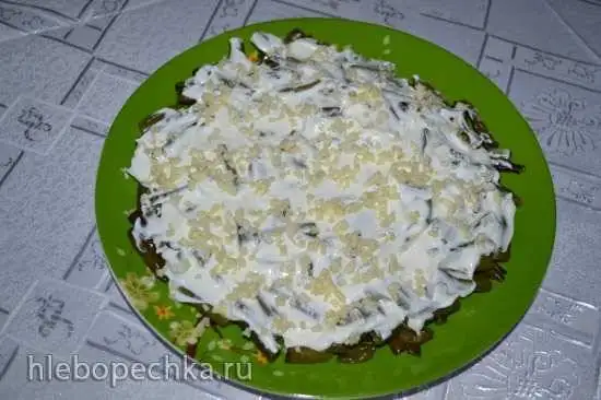 Стручковая фасоль со сметаной и чесноком
