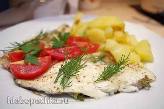 Страйбас и дорада, запечёные в пряных травах