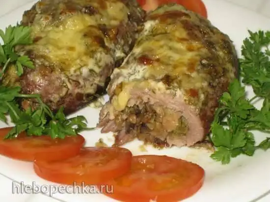 Рулетики из свинины с пикантной начинкой
