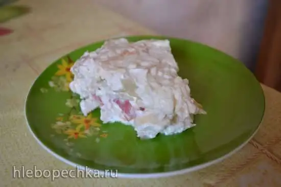 Салат из куриного филе с брынзой и помидорами