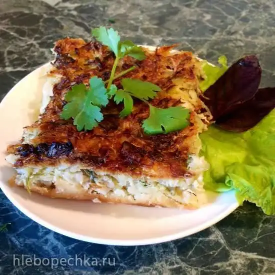 Капустный кекс с копченой грудинкой, брынзой и зеленью