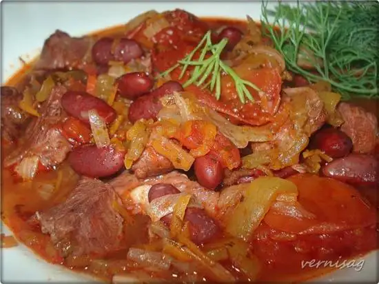 Мясо с фасолью в Cuckoo 1051