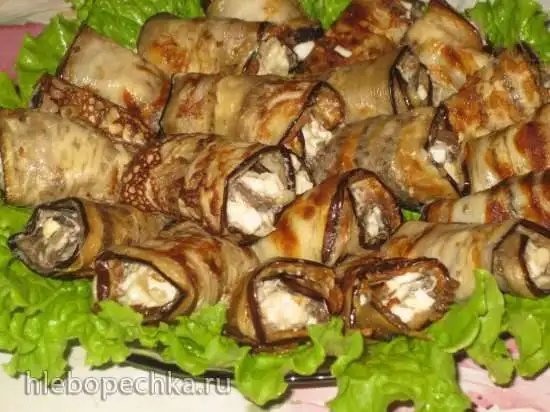 Рулетики из баклажанов с грибами в блинной панировке