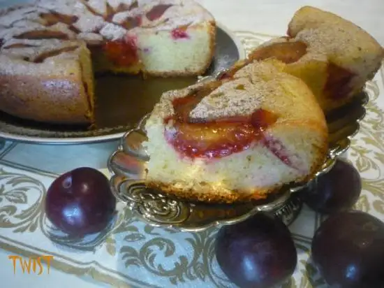 Миндальный пирог со сливами (мультиварка-скороварка Brand 6051)