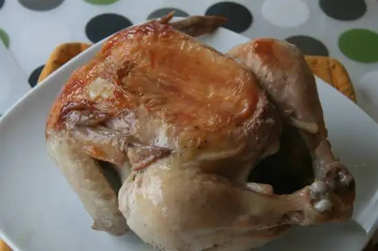Курица, запечённая целиком в мультиварке Куко