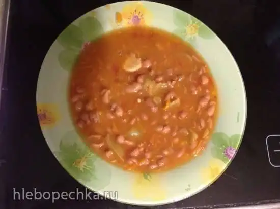Фасоль по-балкански с копченостями