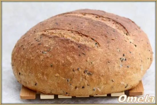Хлеб с цельнозерновой мукой, семенами льна и тмина