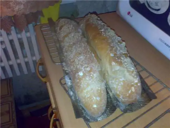 Багет с ржаной мукой и ржаными хлопьями