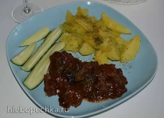 Мясо по-гречески с мятой и черносливом