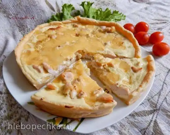 Пай с курицей и сыром