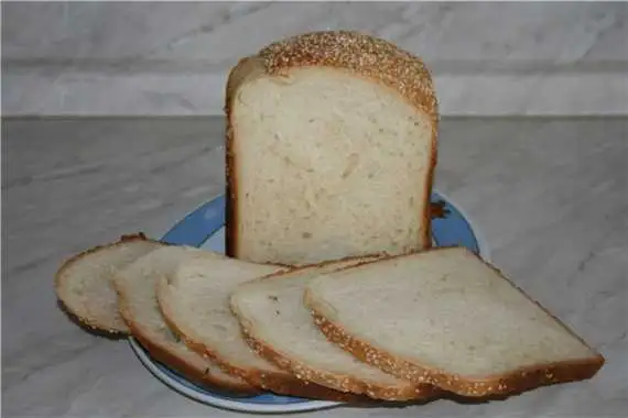 Кунжутный хлеб на мёде и молоке (хлебопечка)