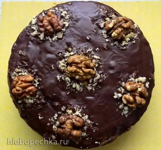 Банановый пирог с грецкими орехами и черносливом