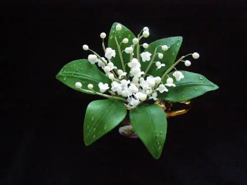 Ландыши из мастики