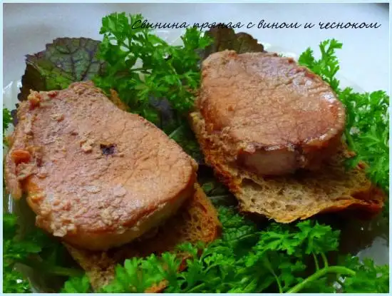 Свинина пряная с вином и чесноком (Carne de vinha d’alhos  а moda da madeira) в скороварке-мультиварке Brand 6