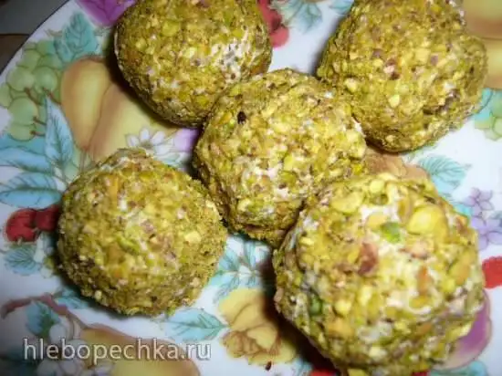 Сырные шарики с виноградом