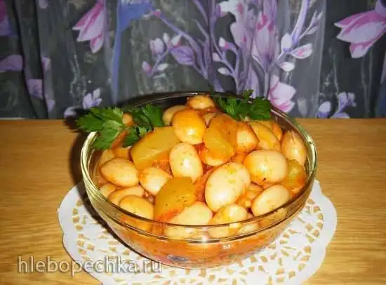 Фасоль с кабачками и томатами