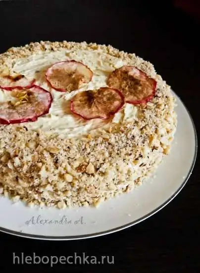 Торт «Ореховый»  с яблоками
