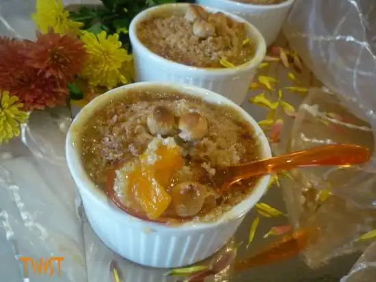 Крамбль с тыквой, лаймом и лесными орехами