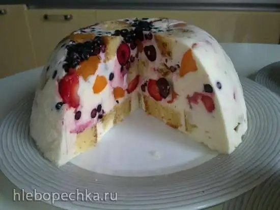 Торт с ягодами в сметанном желе