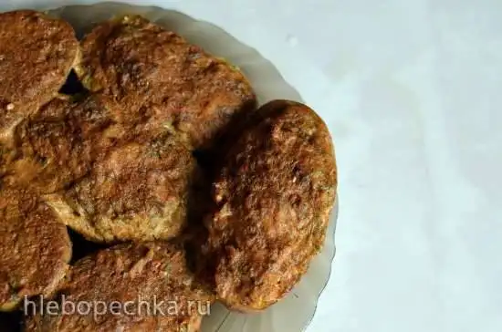 Картофельные половинки под острым йогуртовым соусом