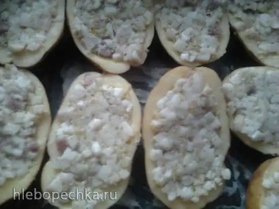 Запеченная картошечка, фаршированная салом