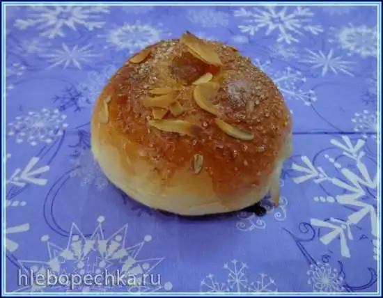 Булочки с джемом из  карамельных яблок