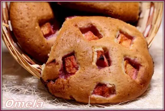 Сметанные лепешки с яблоком