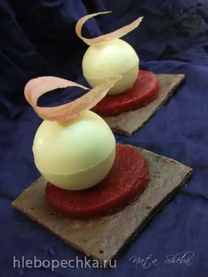 Белоснежная клубничная сфера (Alabaster Strawberry Dome)