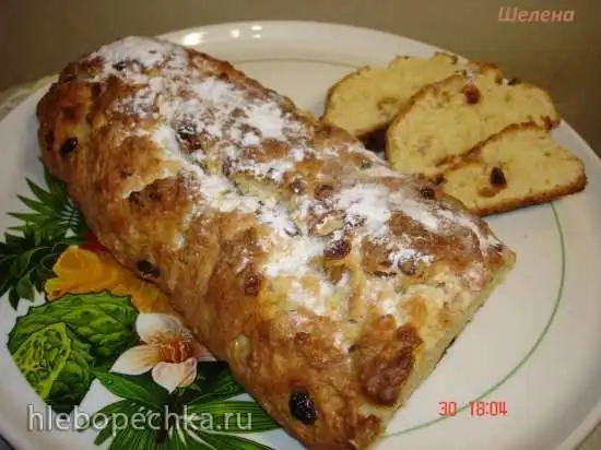 Праздничный творожный рулет с цукатами и изюмом