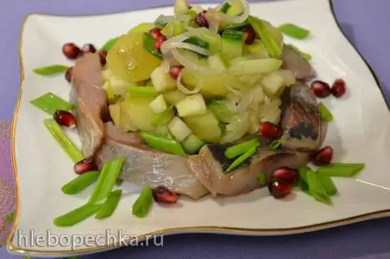 Салат картофельный с сельдью