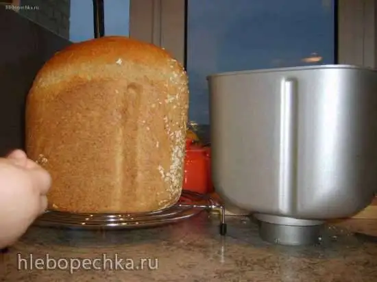 Пшеничный хлеб с отрубями, овсяными хлопьями и кленовым сиропом