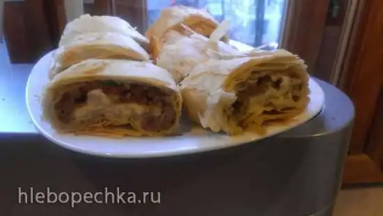 Рулет с бараниной и сыром фета в тесте фило